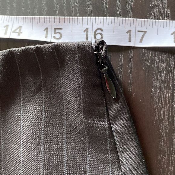 J. Crew Pinstripe Wool Skirt, Size 10 (g10) - Picture 5 of 9